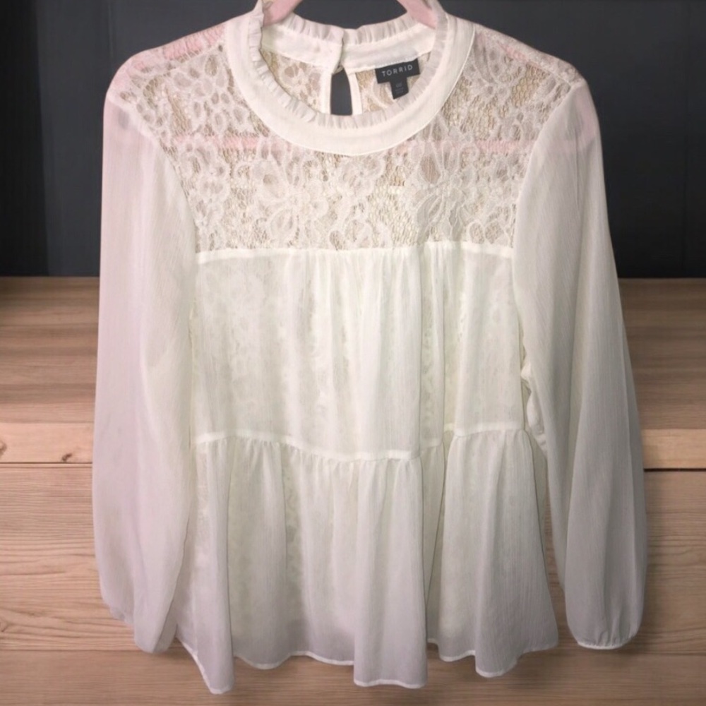 Torrid 00 Beautiful White Lace Women's Blouse 🌸🇺🇸